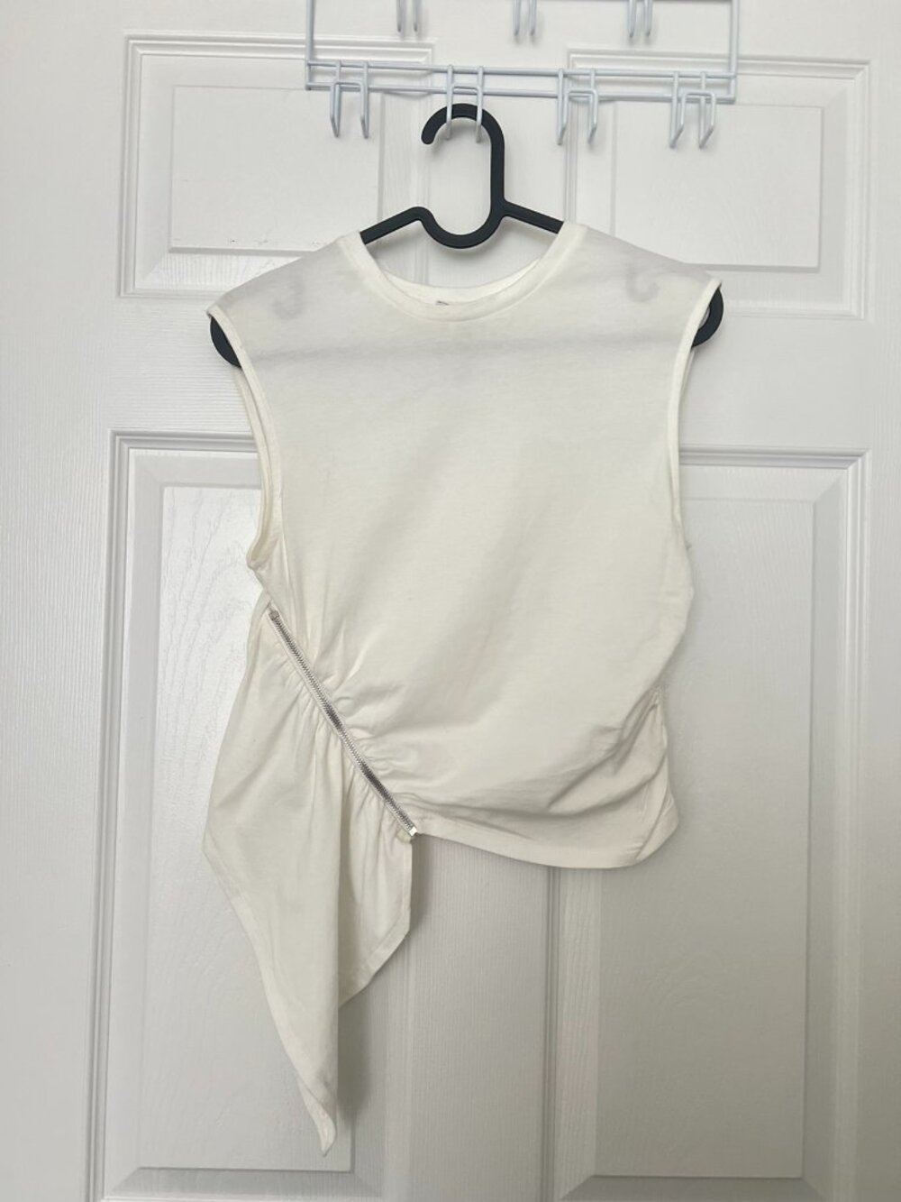 Bershka: White asymmetric draped zipper top